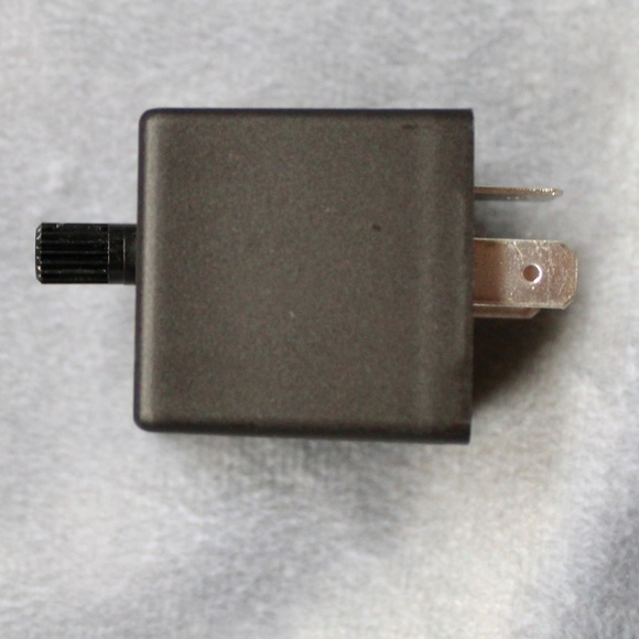 1 pc 3-Pin CF-13 CF13 EP34 Electronic Flasher Relay Fix w/Speed Adjustable - Picture 8 of 10